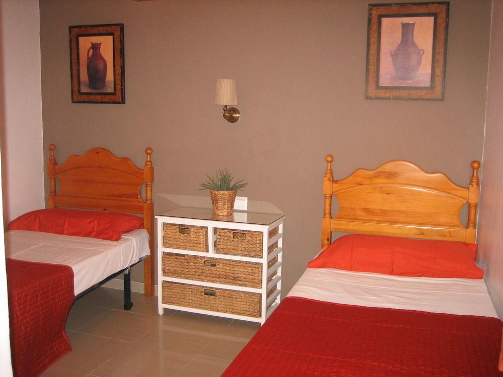 Hostal Tarantelo Conil Конил-де-ла-Фронтера Екстериор снимка