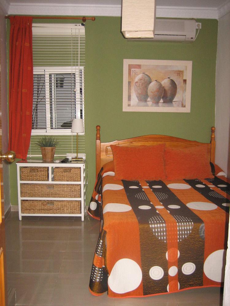 Hostal Tarantelo Conil Конил-де-ла-Фронтера Екстериор снимка