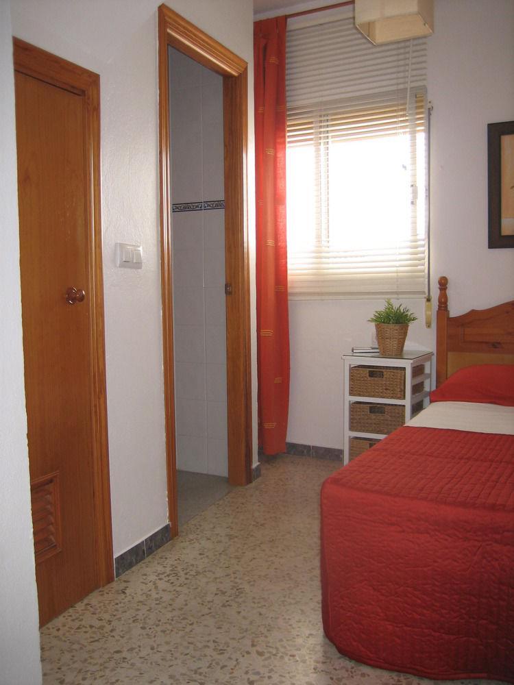 Hostal Tarantelo Conil Конил-де-ла-Фронтера Екстериор снимка